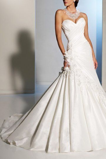 Sweetheart Ruched Applique Ivory Taffeta Wedding Dress