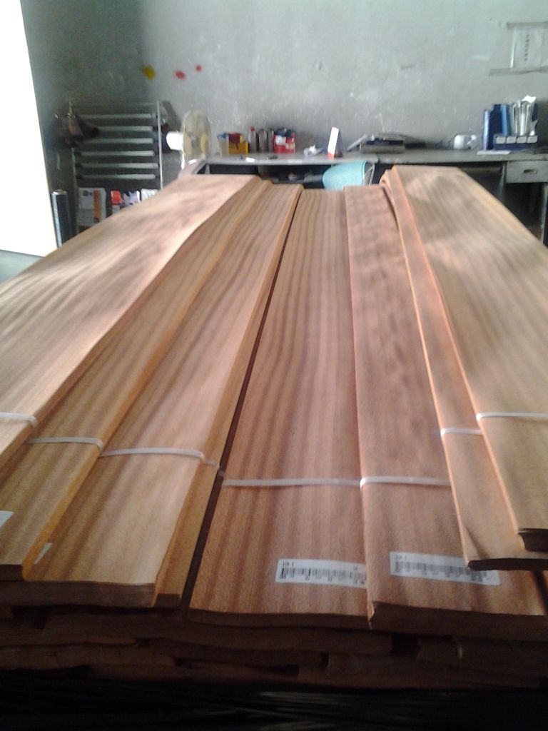 Natural African Sapele Veneer for home and hotel furniture decoration