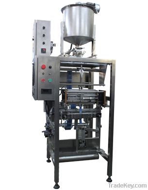 Vertical multilane packaging machine AM014 with a filler for liquids