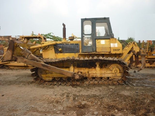 Used KOMATSU D65P-8 Bulldozer