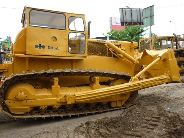 Used Komatsu D80A-12