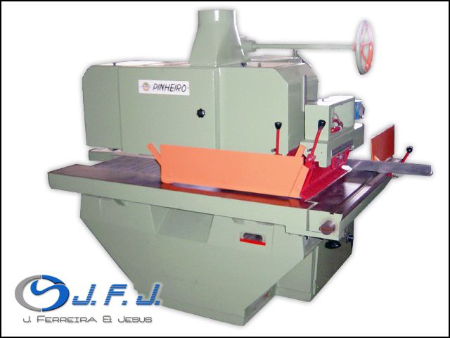 Multi rip saw