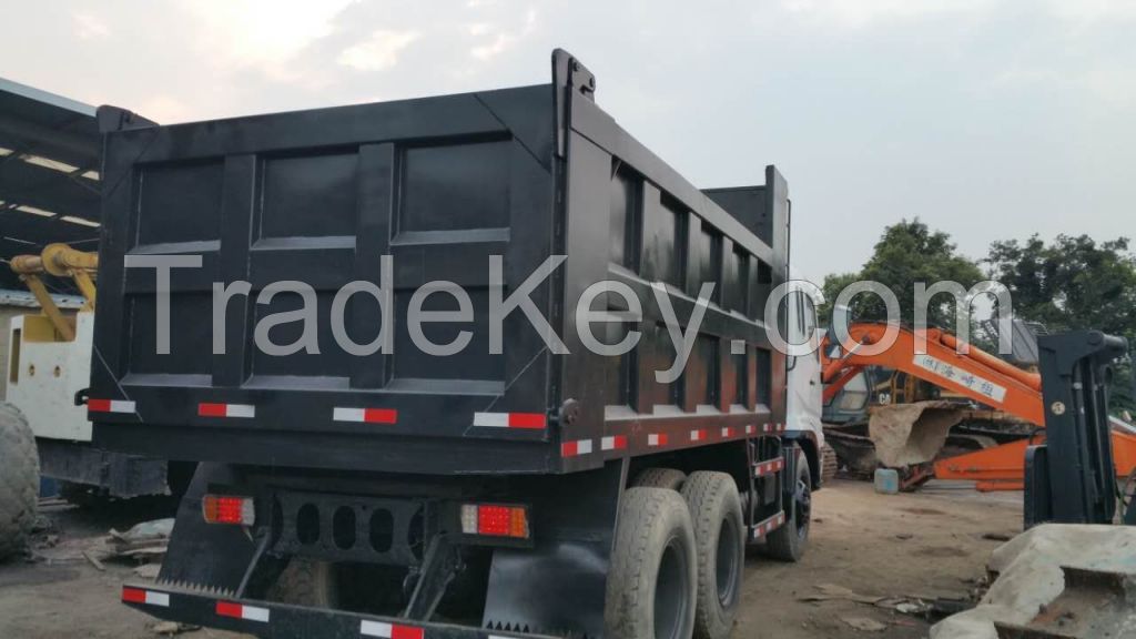 Used Mitubishi  dump truck  with diesel engine 