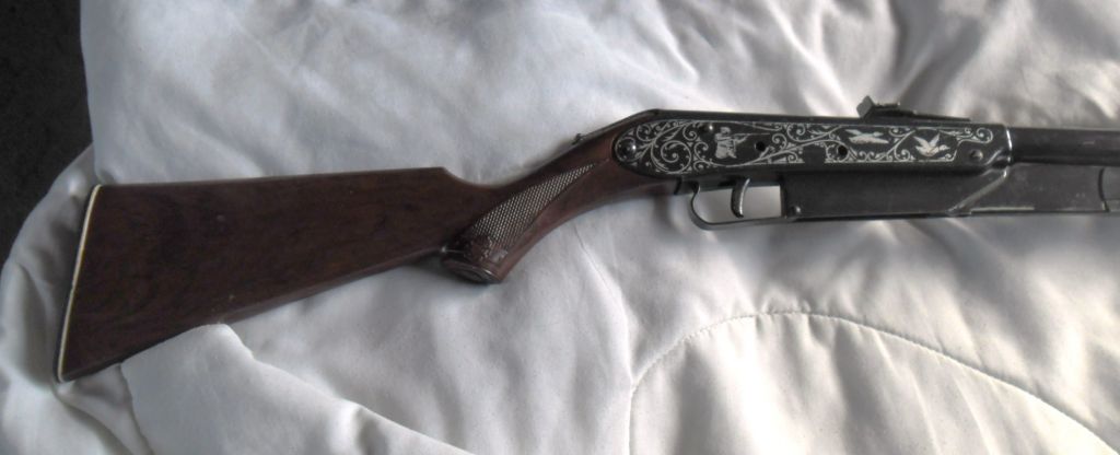1960'S DAISY MODEL 25 PUMP BB GUN