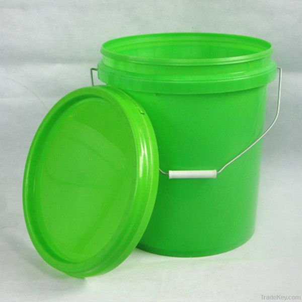 13L plastic bucket with metal handle and lid for paint