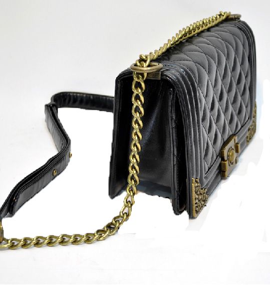 women's handbag quilted leather shoulder bag chain strap crossbody bag with metal corner reinforcement