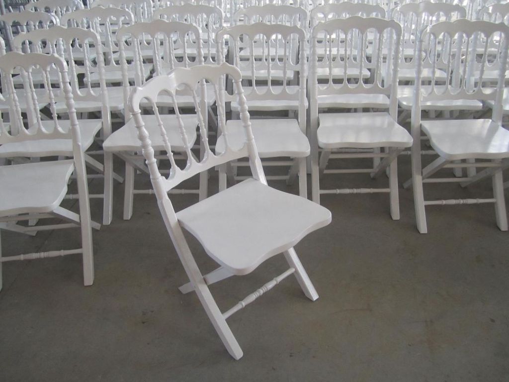 folding chiavari chair