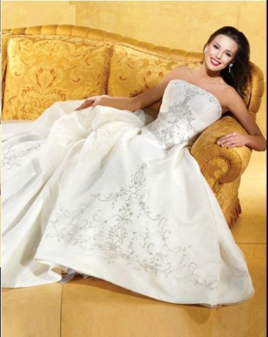 Royal Cathedral tail bridal dresses RE13087