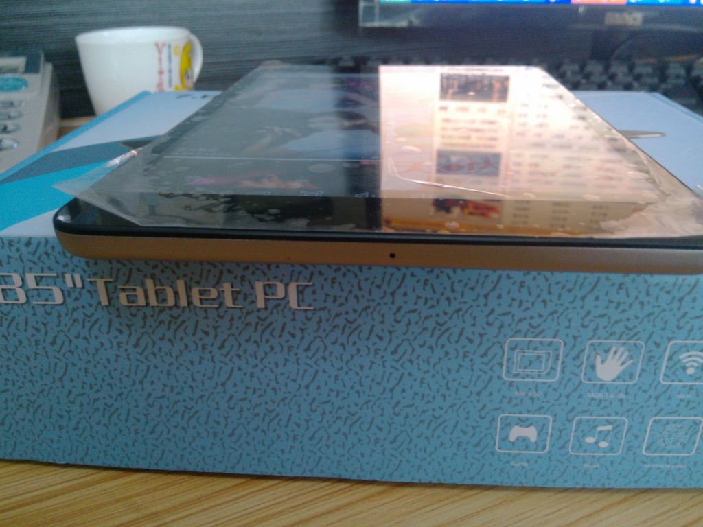 7.85inches Dual Core Tablet PC Dual Digital Camera Wi-Fi +OTG