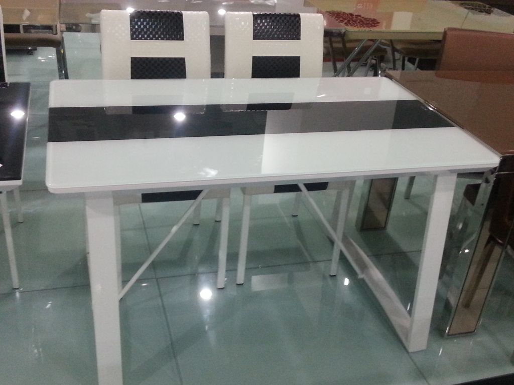 hot sale BLACK AND WHITE tempered glass dining table CHEAP PRICE