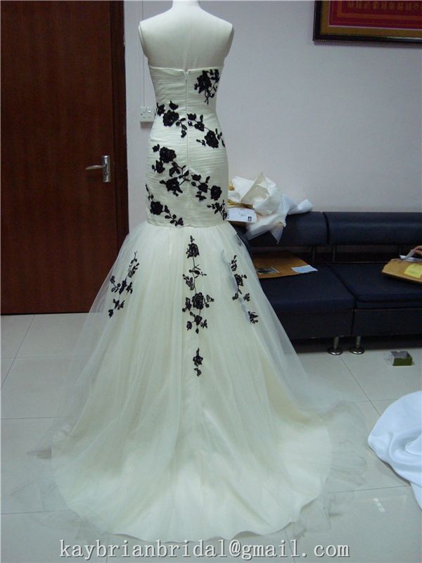 Ivory fishtail mermaid taffeta tulle pleating appliqued wedding dress bridal gown