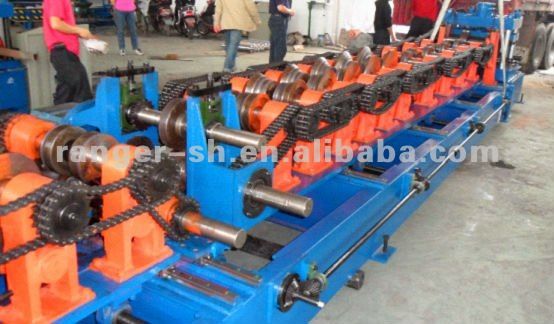 Automatic purlin roll forming machine