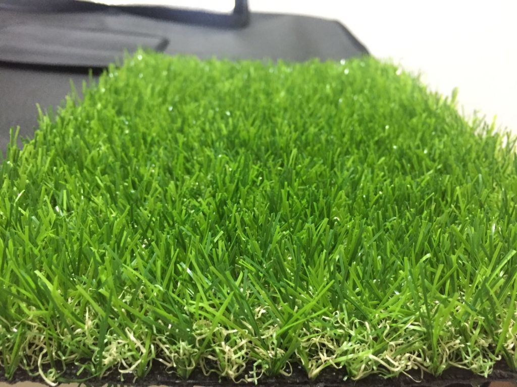 8 years warranty UV resistant natural looking artificial grass for landscape