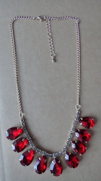 necklace with teardrop stone and cupchain