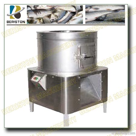 Fish scale removing machine