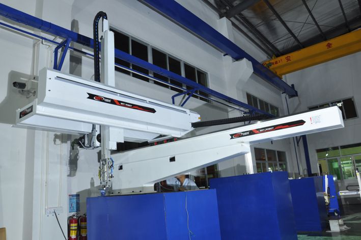 CNC AC Servo Large Beam Robot For Injection Molding Machinery