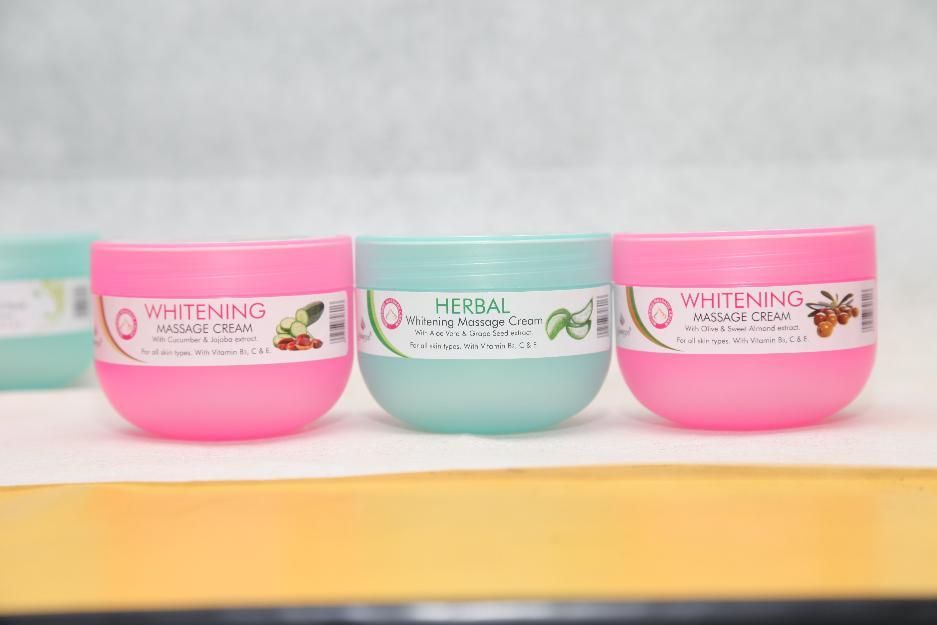 whitening massage cream 300 ml.