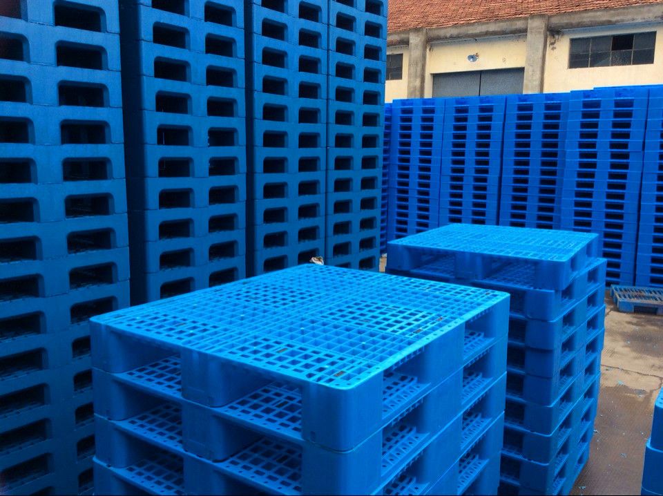 Rackable Plastic Pallet