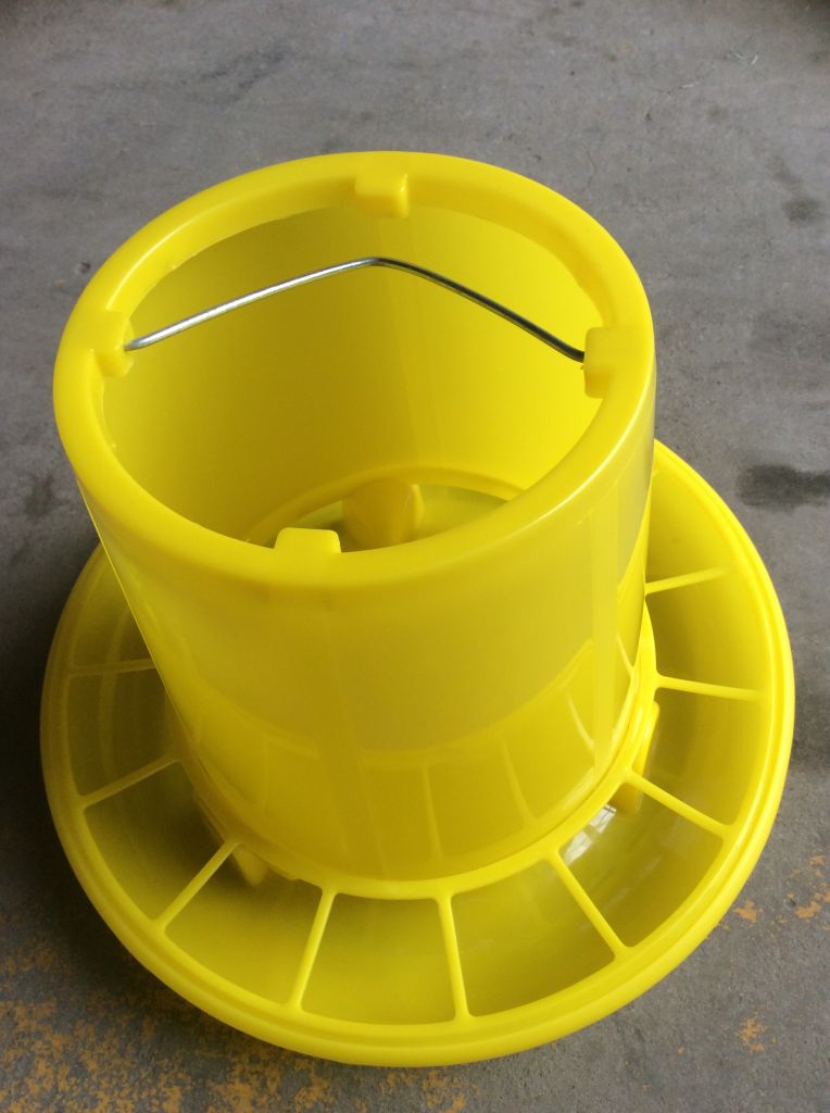 Poultry Feeder