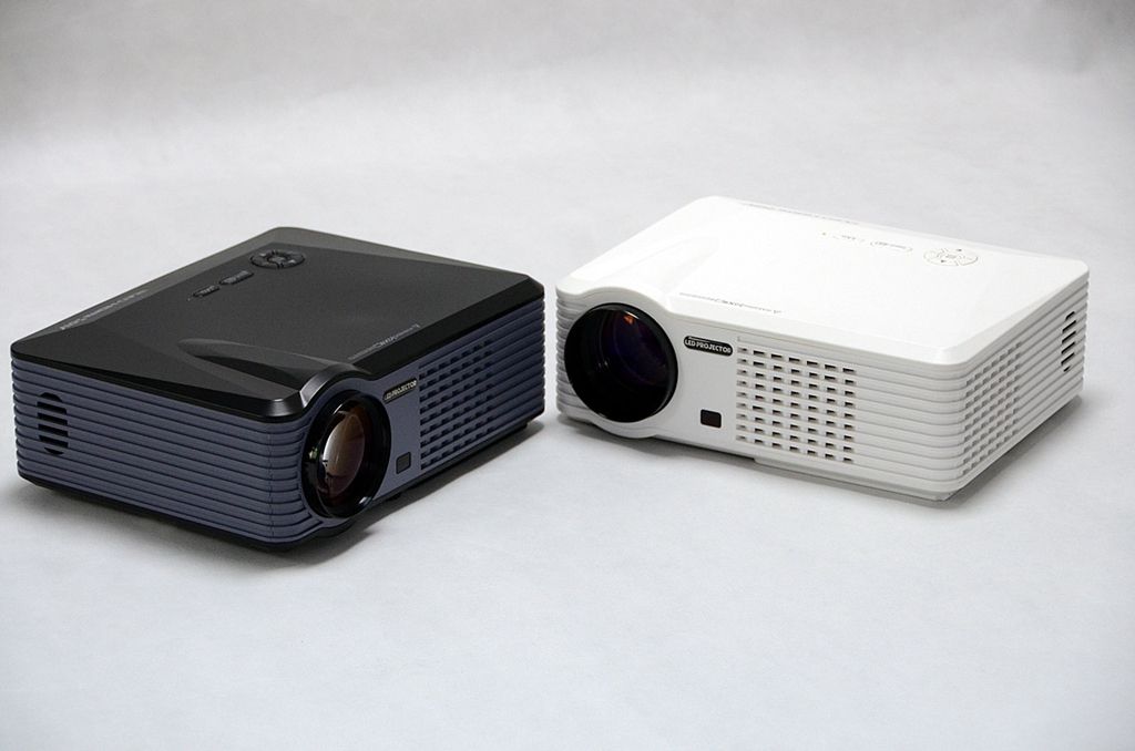 newly  brand S200 series 800x600pixels portable LED home theater projector