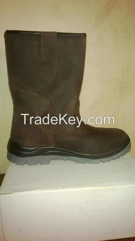 Safety Shoes, Rigger Boots , Ankle boots, PVC Gum boots
