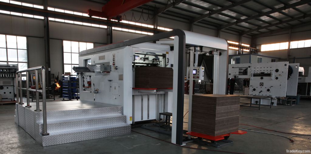 Featured XMQ-1100 Packaging Automatic Die cutting and creasing Machine