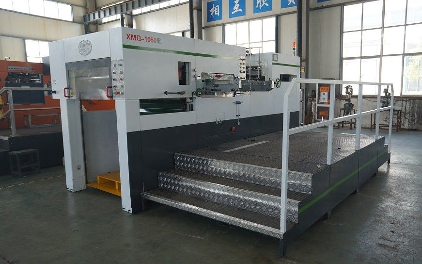 XMQ-1050E Flat Bed Automatic Die Cutting Machine 