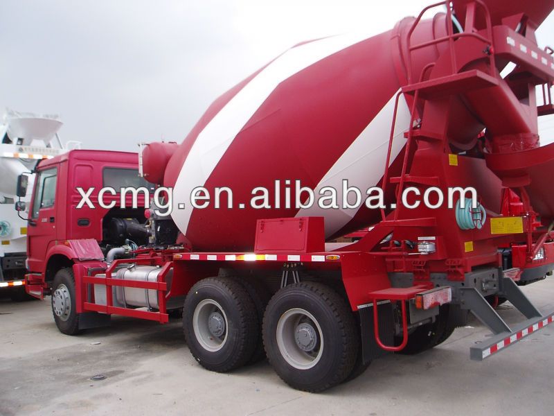 best quality low price SINOTRUK HOWO cement truck 