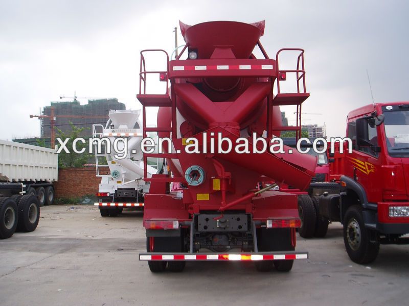 best quality low price SINOTRUK HOWO cement truck 