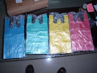 T-shirt bags ob block