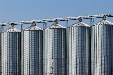 grain / cereals / flour steel silos , flat bottom, on skirt, cone bottom , turnkey plant