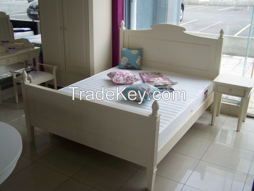 White Distressed Furniture