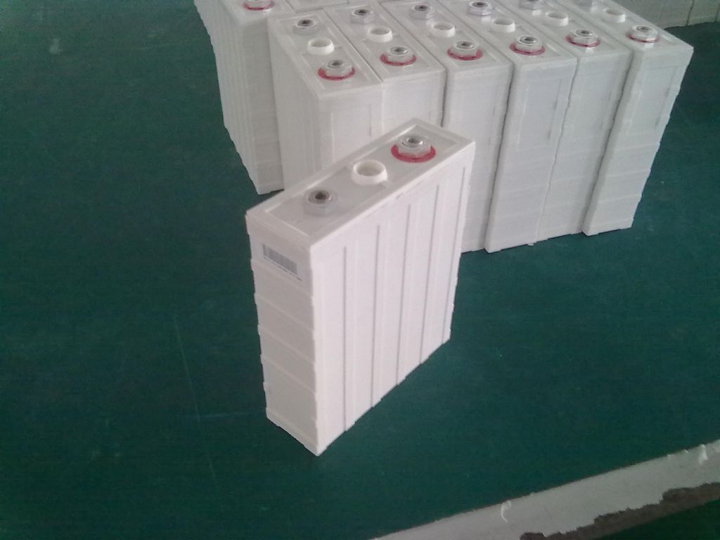 3.2V 50ah/cell lifepo4 battery for solar energy storage, electric vehicles, communication station, street light, power grids