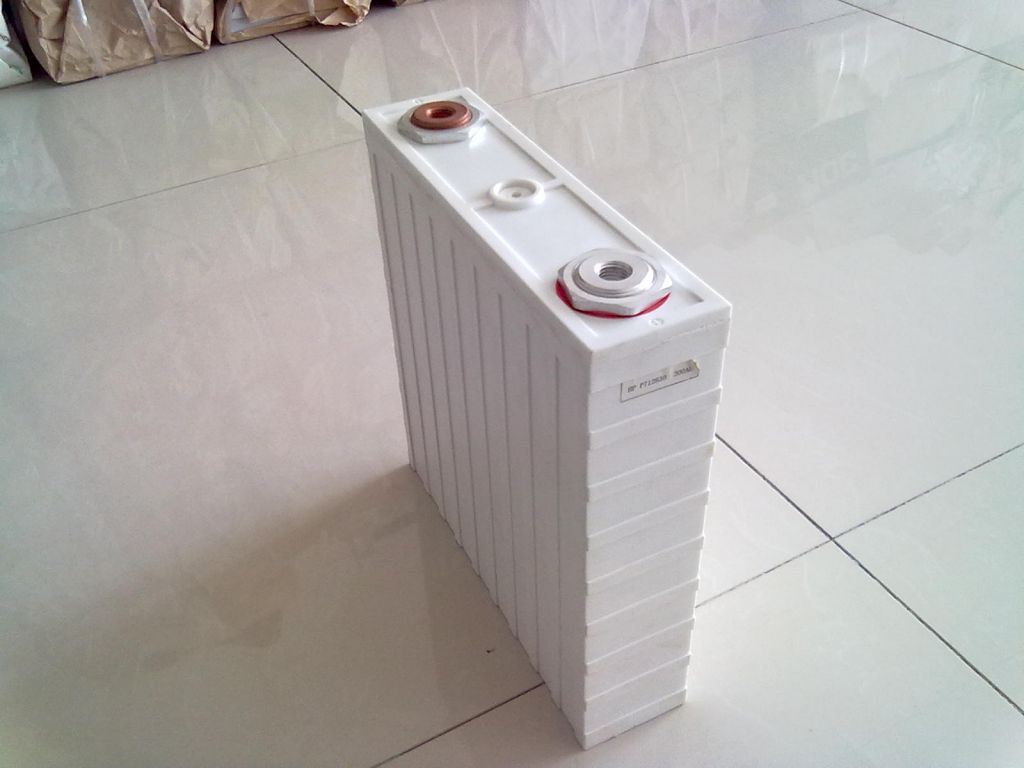 3.2V300ah lifepo4 battery for solar energy storage