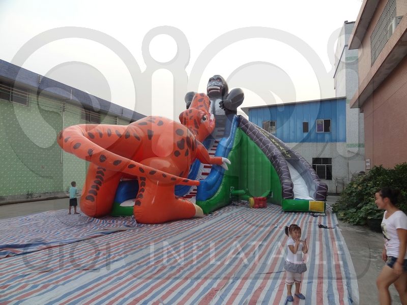 Inflatable king kong dinosaur fight giant slide