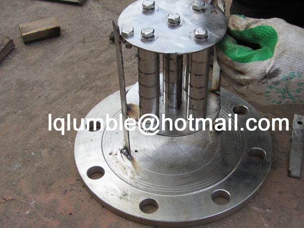 Magnetic ferrous traps for pulp material 
