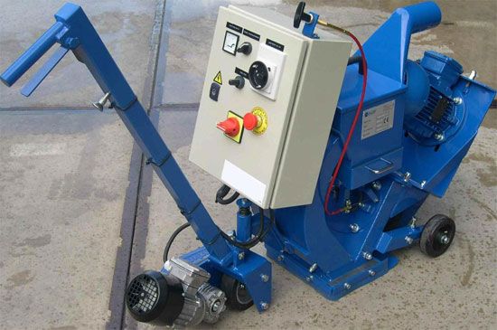 Mobile road surface shot blasting machine