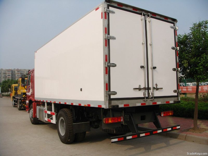 8T HOWO Refrigerator Truck