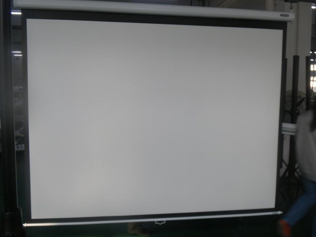 Electric projection screen for home theater and conference room