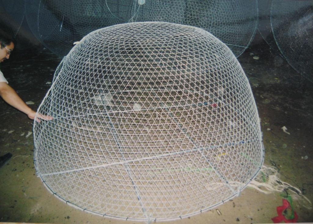 Wire coated by rare-earth Zn-Al alloy for knitting fishing nets