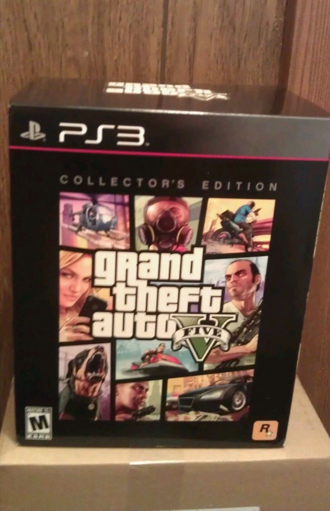 Grand Theft Auto 5, GTA V PS3 Gamestop Collectors Edition + Hardcover Guide, NEW 