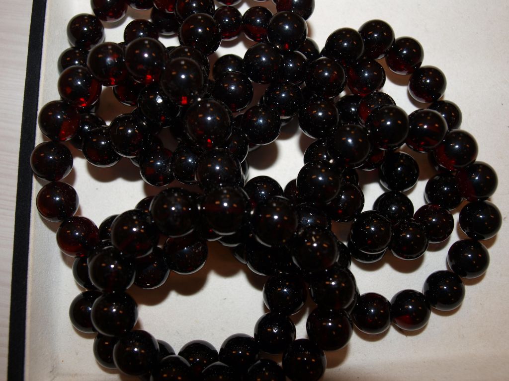 amber beads 