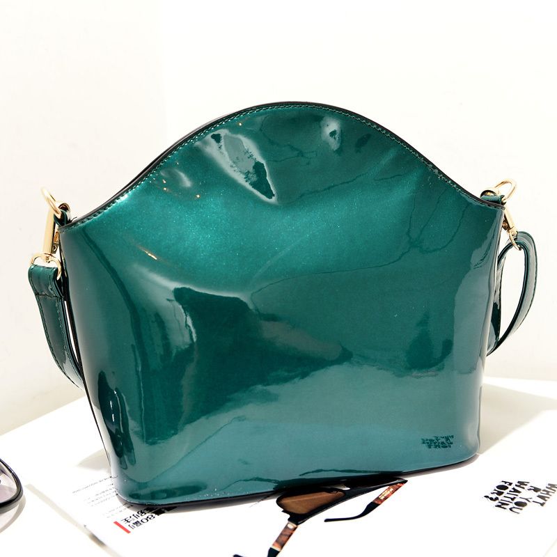 2014 , new design arrive , shoulder bag ,spring oil patent leather messenger bag with high quanlity