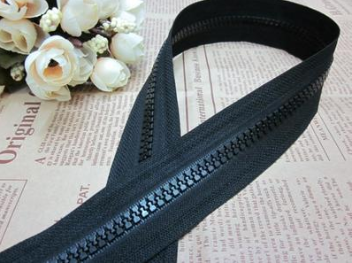 Long chain plastic zipper of 3#.5#.8#.10# for wholesale
