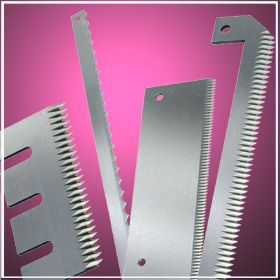 Toothed knives for vertical packaging machines