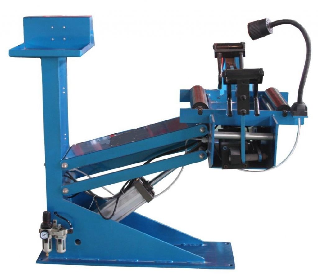 tire retreading equipment-repairing spreader