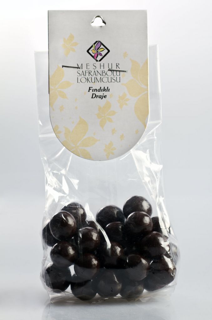 coated nuts (nuts covered chocolate) 125g. (pochette)