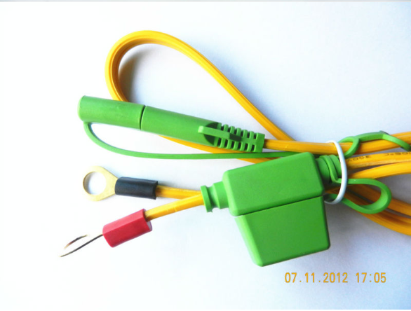 SAE DC power cable with cigarette plug used for solar pannel green