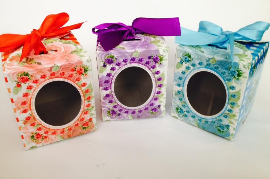Wedding Favor Door Gift Boxes - Colour and ribbon.