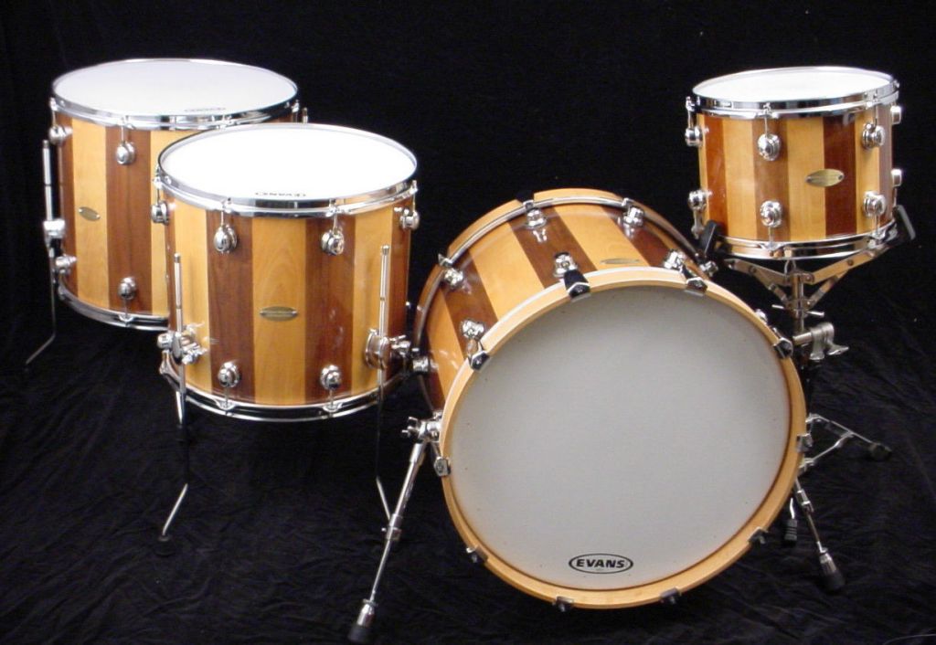 PERCUSSION CUSTOM STAVE BIRCH/WALNUT DRUM SET